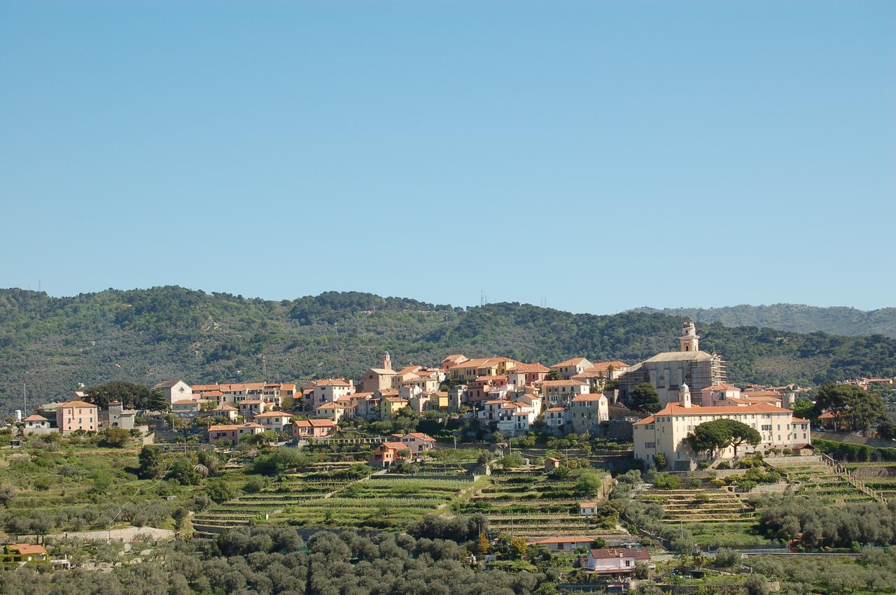 B&B Ca' De Pippu Diano Castello Exterior photo